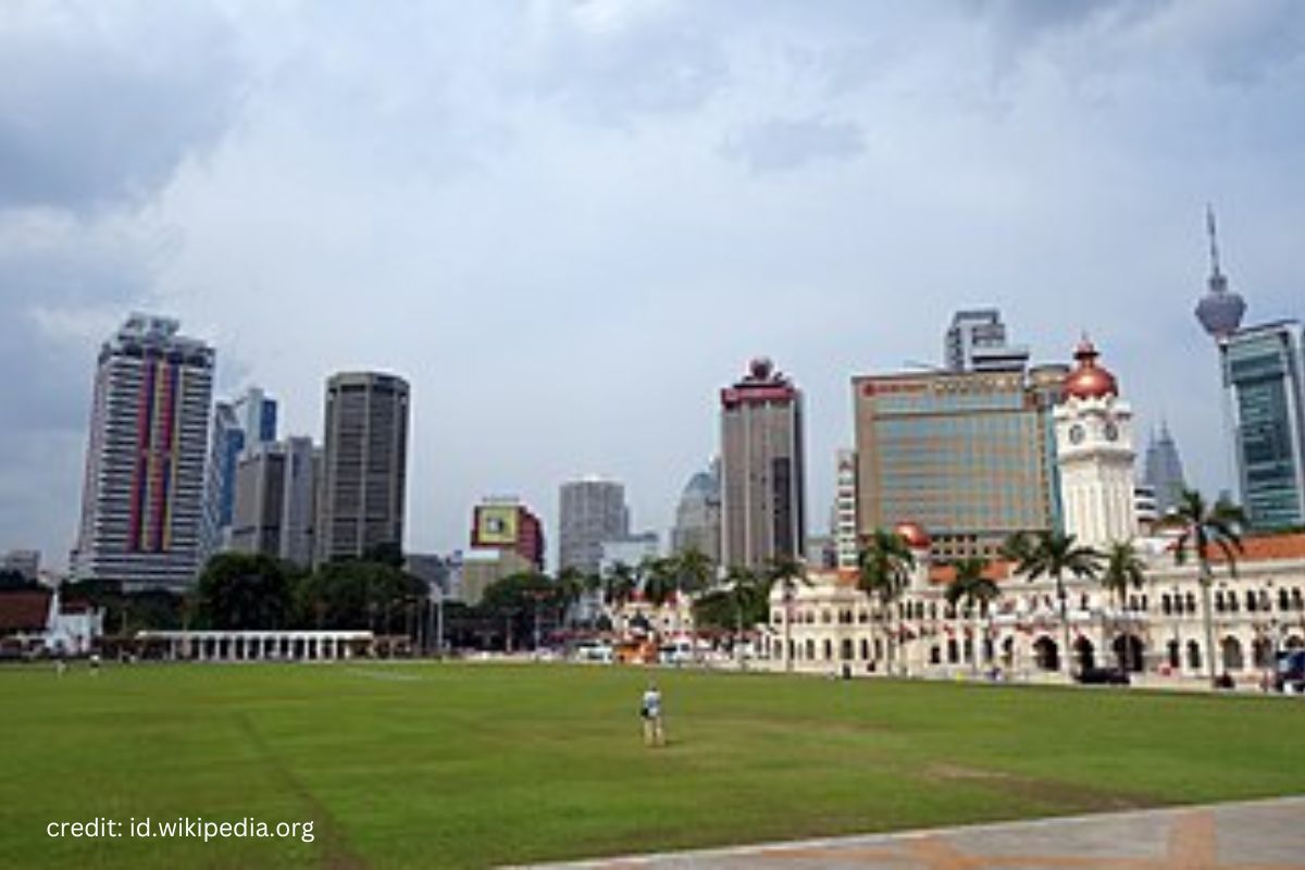 DATARAN MERDEKA cred