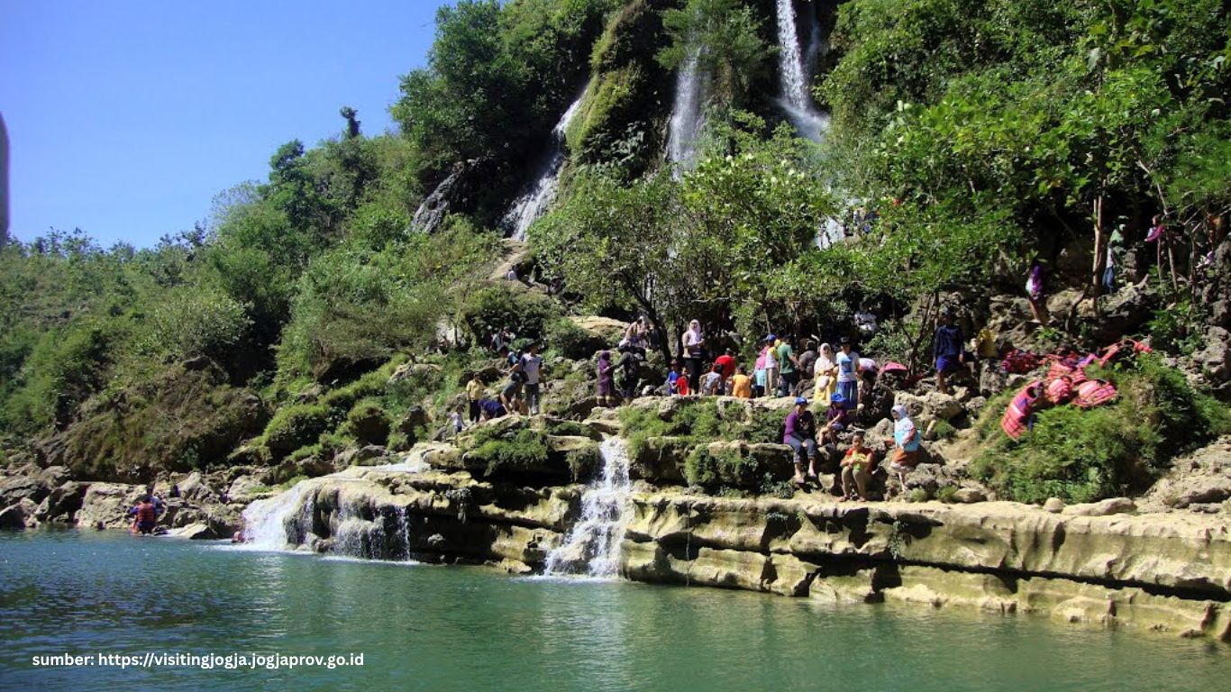 air terjun sri gethuk