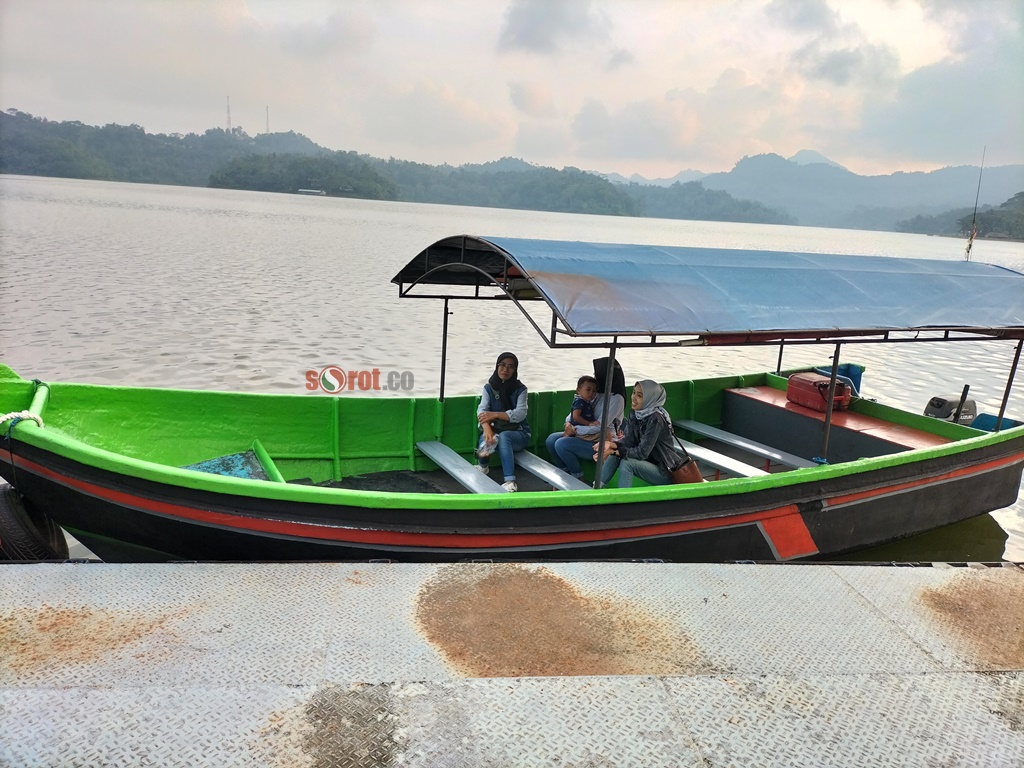 Destination Pakistan kapal waduk sermo