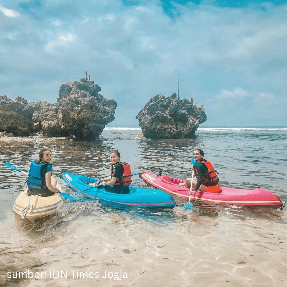 perahu kano pantai drini