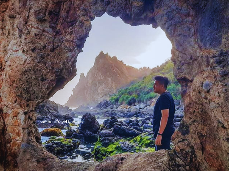 pantai watu bolong jogja